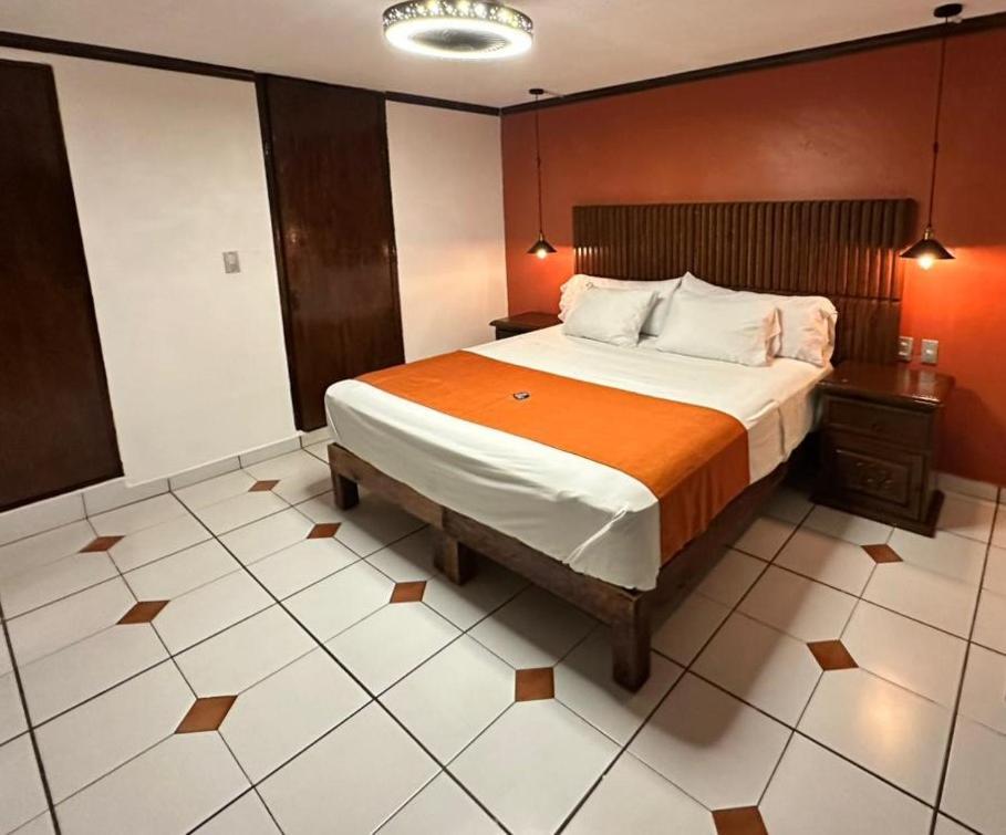 Hotel Zapotlan Ciudad Guzman Exteriör bild
