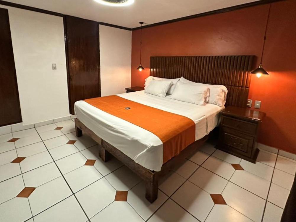 Hotel Zapotlan Ciudad Guzman Exteriör bild