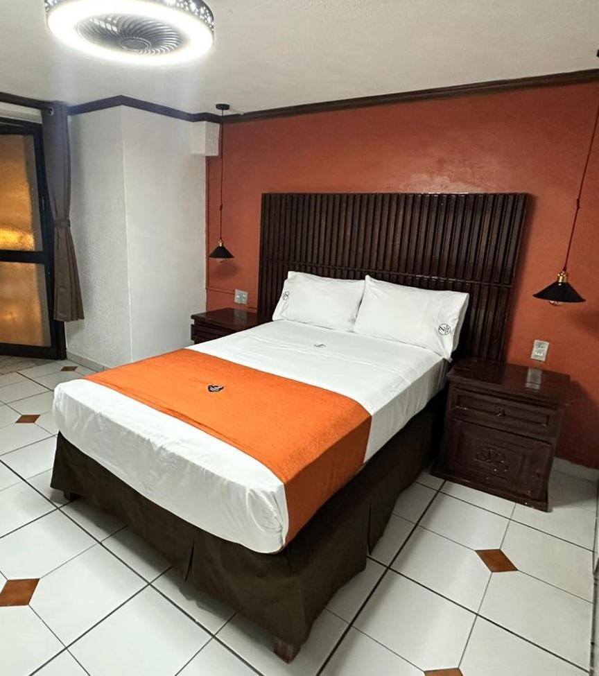 Hotel Zapotlan Ciudad Guzman Exteriör bild