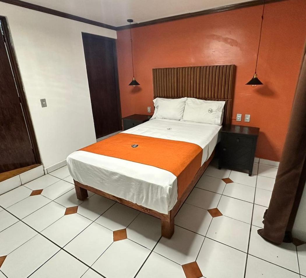 Hotel Zapotlan Ciudad Guzman Exteriör bild